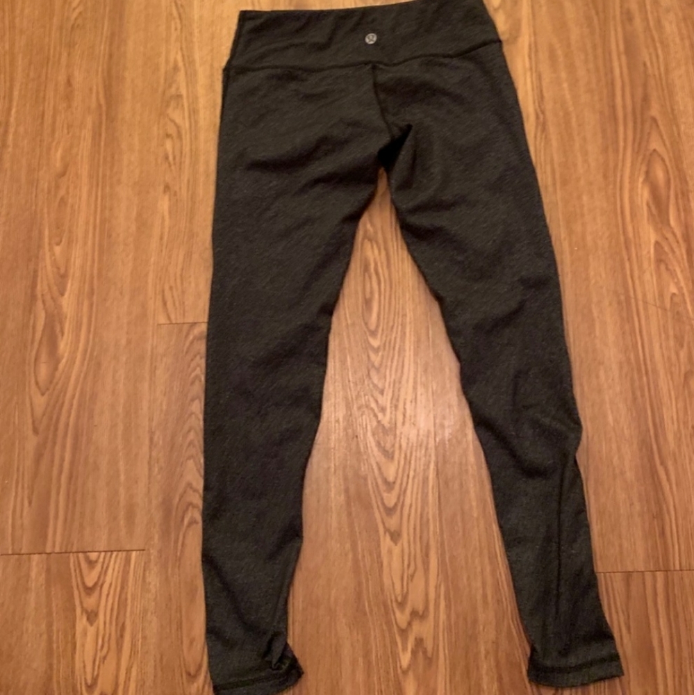 Lululelemon wander under mesh
